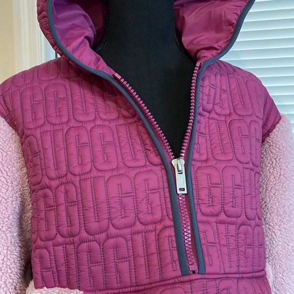 UGG IGGY Sherpa Half Zip Hooded Sherpa and Quilted Nylon Pullover - 2 Colors - Picture 11 of 14